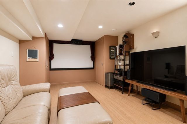 9 Seagrave 1, Cambridge, MA 02140