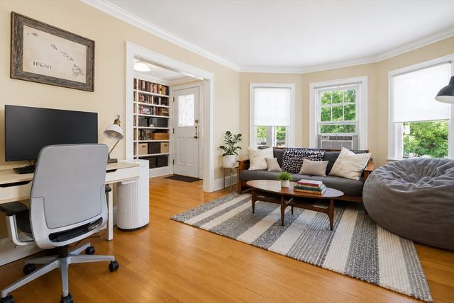 9 Seagrave 1, Cambridge, MA 02140