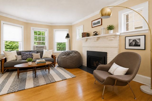 9 Seagrave 1, Cambridge, MA 02140