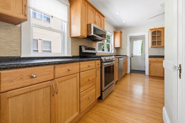 9 Seagrave 1, Cambridge, MA 02140