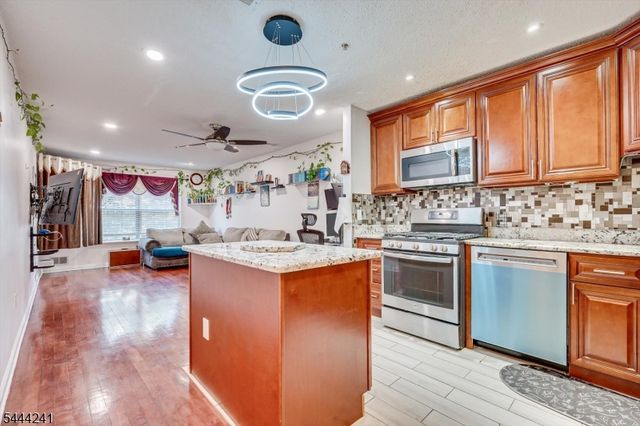 202 Prestwick Way, Edison Twp., NJ 08820