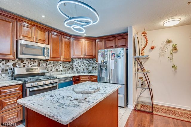 202 Prestwick Way, Edison Twp., NJ 08820