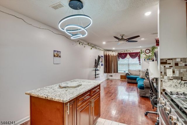 202 Prestwick Way, Edison Twp., NJ 08820
