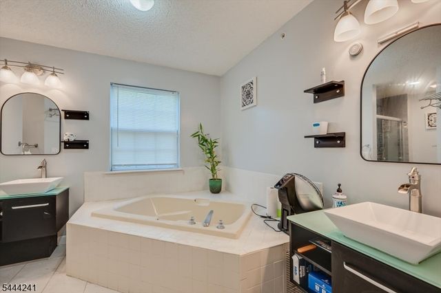202 Prestwick Way, Edison Twp., NJ 08820