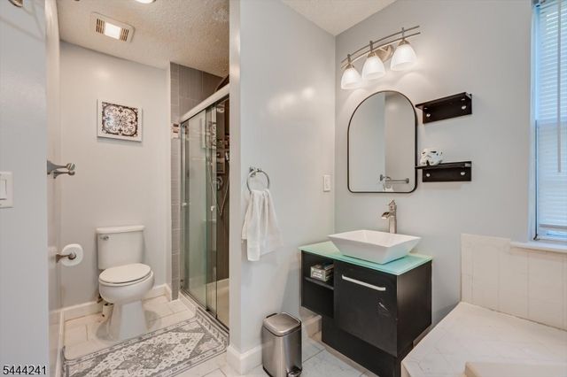 202 Prestwick Way, Edison Twp., NJ 08820