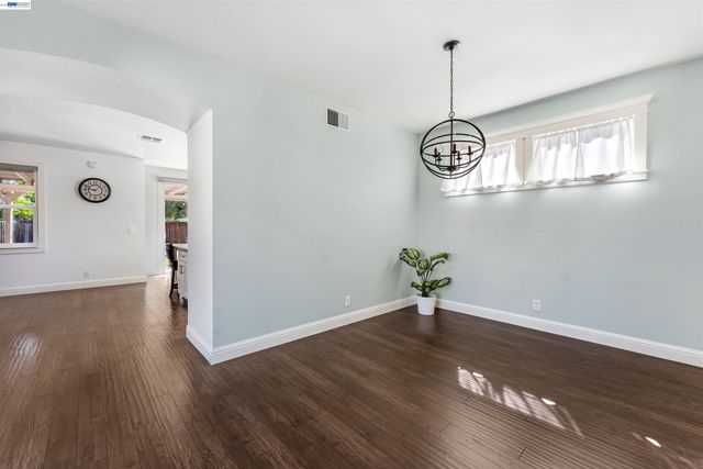 3009 Perry Ln, Tracy, CA 95377