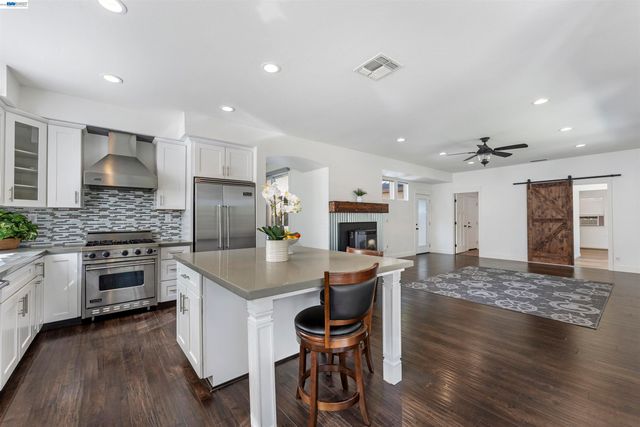 3009 Perry Ln, Tracy, CA 95377