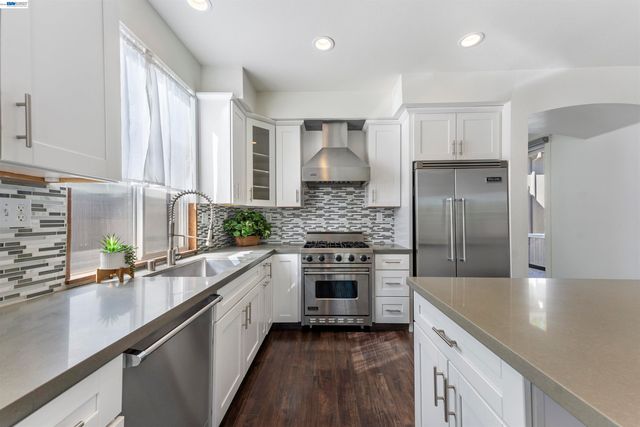 3009 Perry Ln, Tracy, CA 95377
