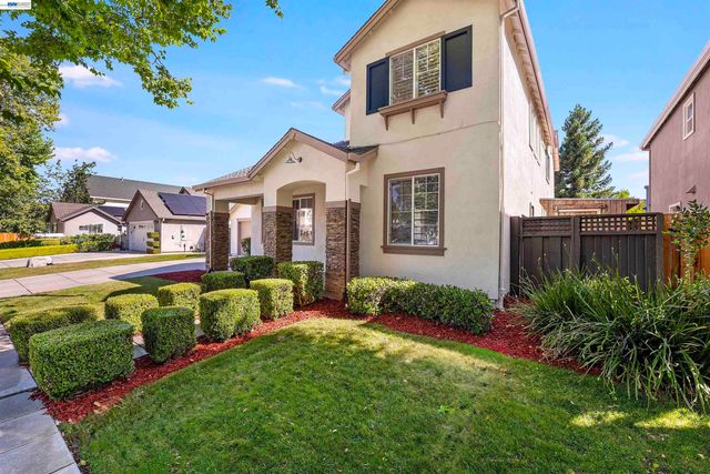3009 Perry Ln, Tracy, CA 95377