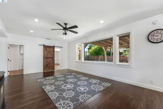 3009 Perry Ln, Tracy, CA 95377