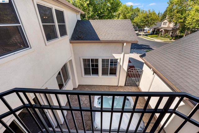 3009 Perry Ln, Tracy, CA 95377