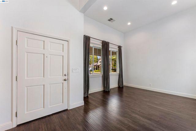 3009 Perry Ln, Tracy, CA 95377