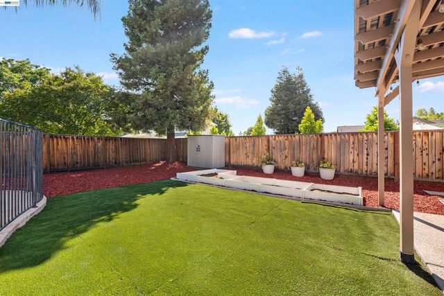 3009 Perry Ln, Tracy, CA 95377