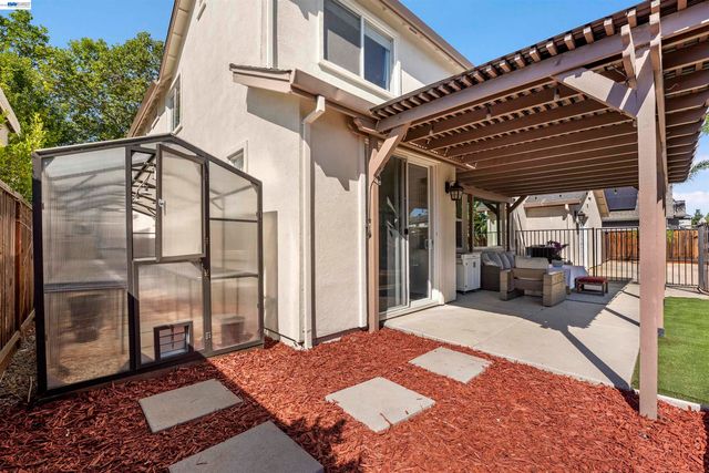3009 Perry Ln, Tracy, CA 95377