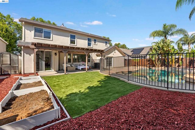 3009 Perry Ln, Tracy, CA 95377