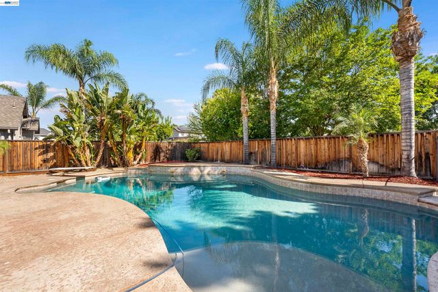 3009 Perry Ln, Tracy, CA 95377