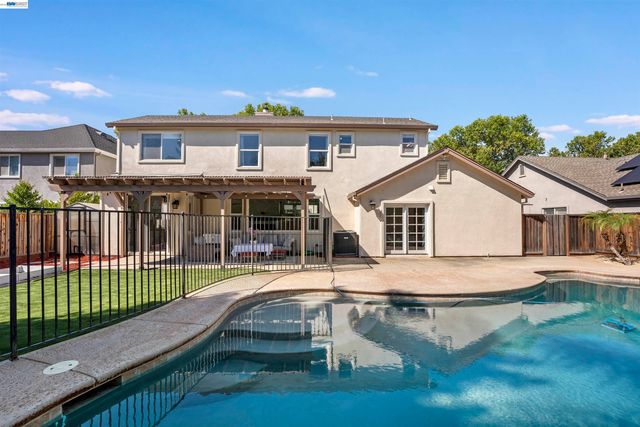 3009 Perry Ln, Tracy, CA 95377