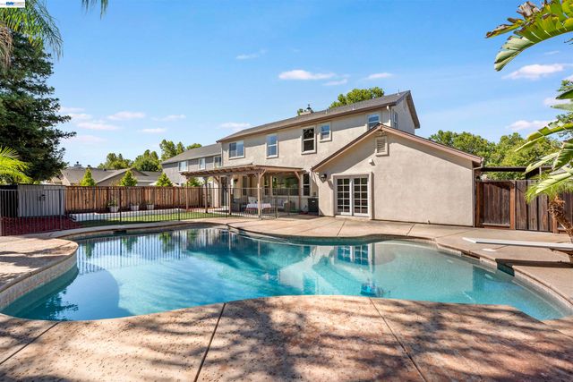 3009 Perry Ln, Tracy, CA 95377
