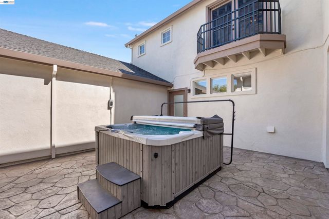3009 Perry Ln, Tracy, CA 95377