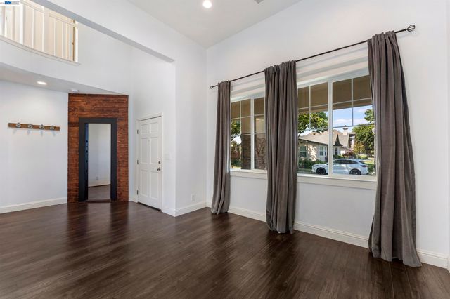 3009 Perry Ln, Tracy, CA 95377