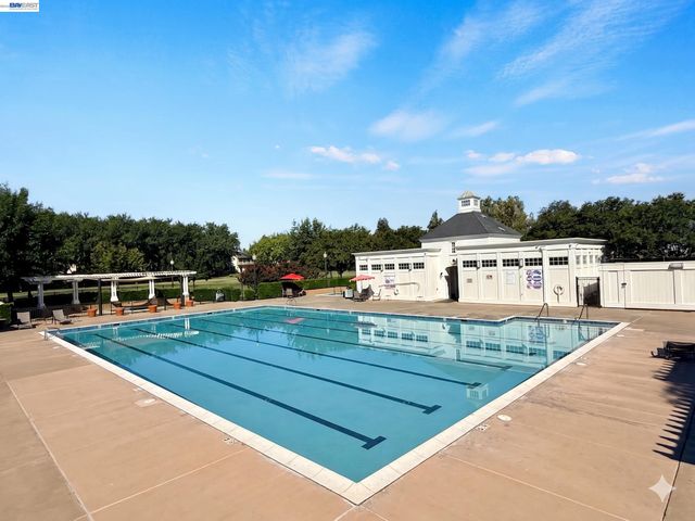 3009 Perry Ln, Tracy, CA 95377