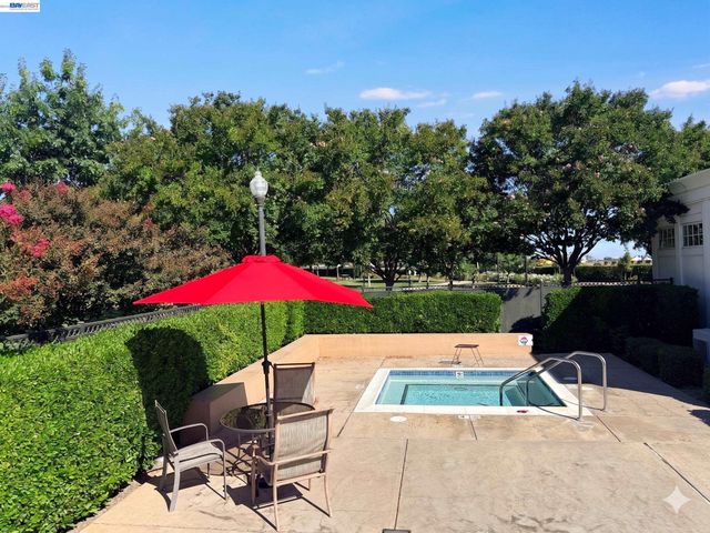 3009 Perry Ln, Tracy, CA 95377