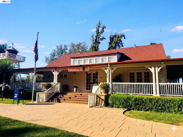 3009 Perry Ln, Tracy, CA 95377