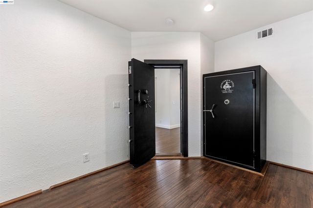 3009 Perry Ln, Tracy, CA 95377