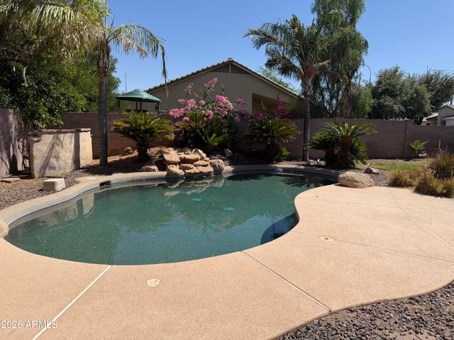 2813 E RUNAWAY BAY Place, Chandler, AZ 85249