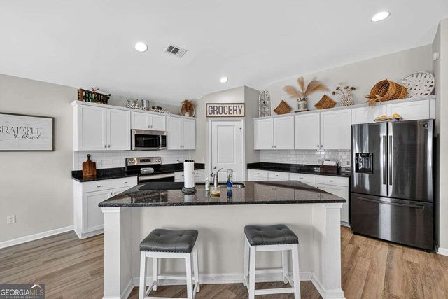 225 Roswell Drive E, Brunswick, GA 31525