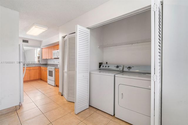 8302 NW 24th St 8302, Coral Springs, FL 33065