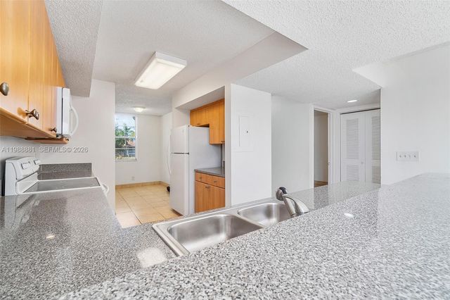 8302 NW 24th St 8302, Coral Springs, FL 33065