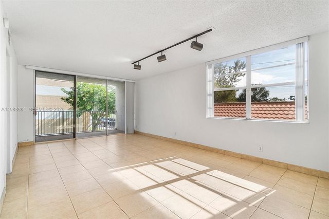 8302 NW 24th St 8302, Coral Springs, FL 33065