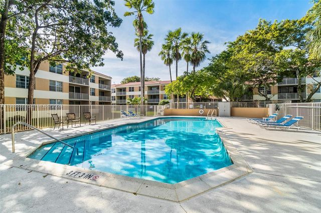 8302 NW 24th St 8302, Coral Springs, FL 33065