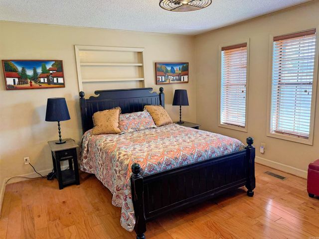 812 Pitard Loop, Mountain View, AR 72560