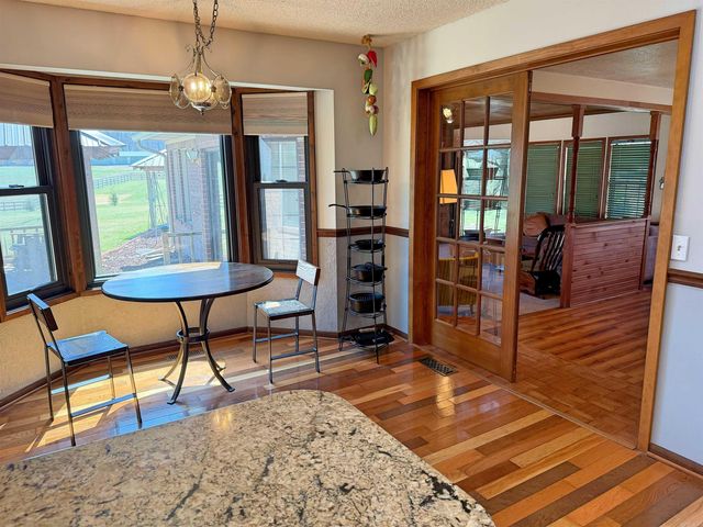 812 Pitard Loop, Mountain View, AR 72560