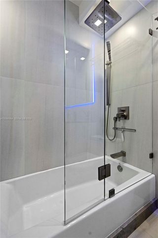 400 SE Kings Point Drive 82223, Sunny Isles Beach, FL 33160