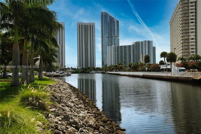 400 SE Kings Point Drive 82223, Sunny Isles Beach, FL 33160