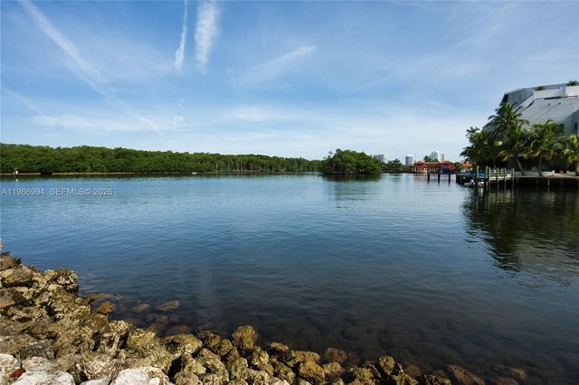 400 SE Kings Point Drive 82223, Sunny Isles Beach, FL 33160