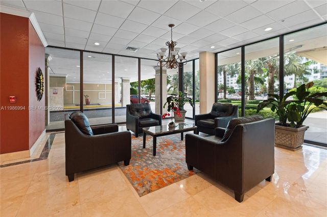 400 SE Kings Point Drive 82223, Sunny Isles Beach, FL 33160