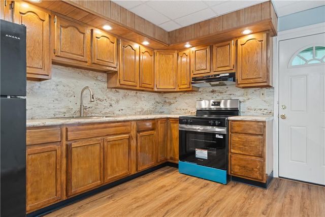180 Chew Street, Allentown City, PA 18102