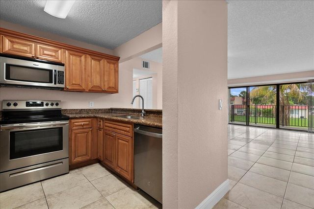 1524 Lake Crystal Drive F, Royal Palm Beach, FL 33411