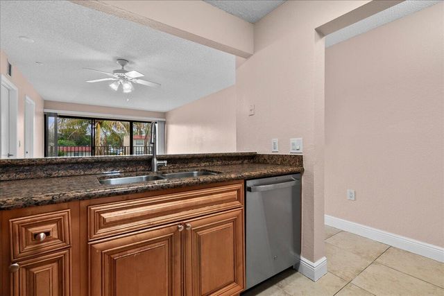 1524 Lake Crystal Drive F, Royal Palm Beach, FL 33411