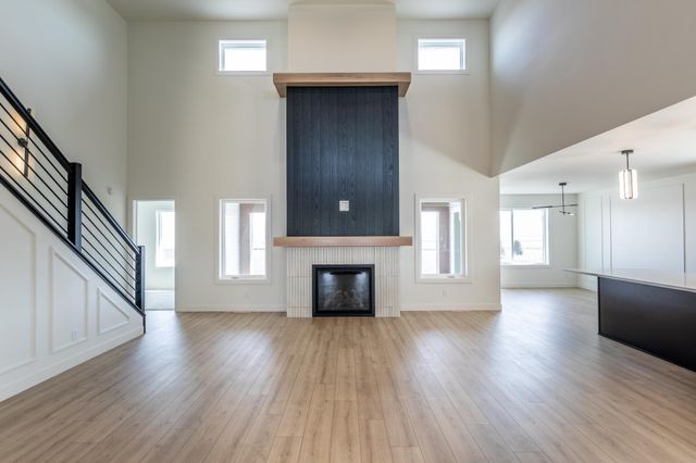 8030 59 Street S, Horace, ND 58047