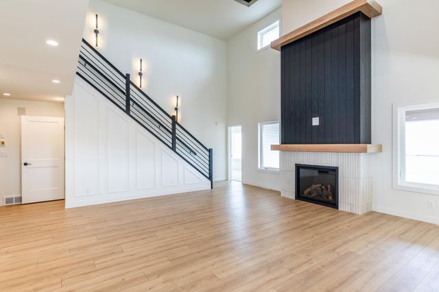 8030 59 Street S, Horace, ND 58047