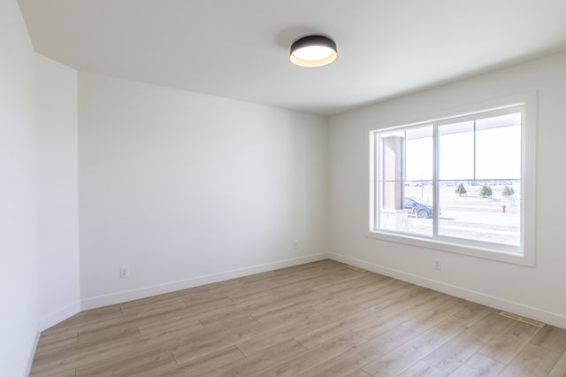 8030 59 Street S, Horace, ND 58047