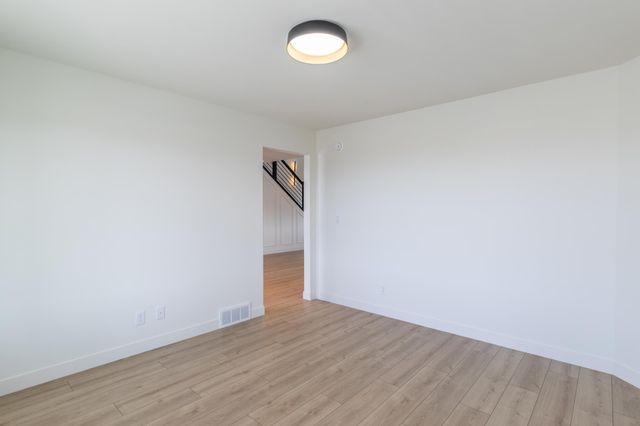 8030 59 Street S, Horace, ND 58047