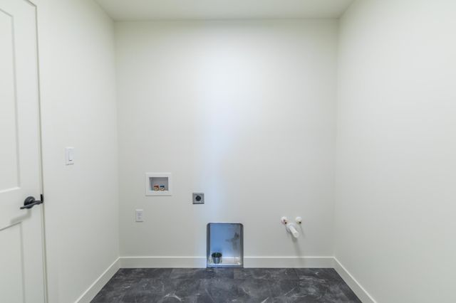 8030 59 Street S, Horace, ND 58047