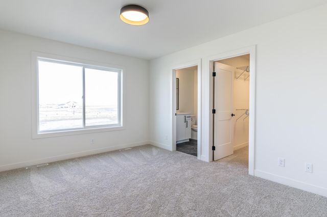 8030 59 Street S, Horace, ND 58047