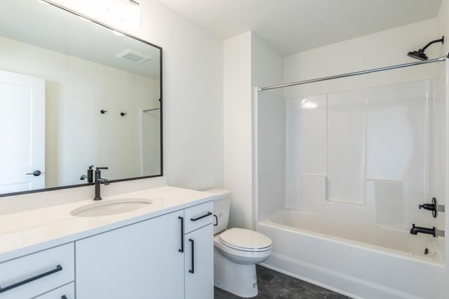 8030 59 Street S, Horace, ND 58047